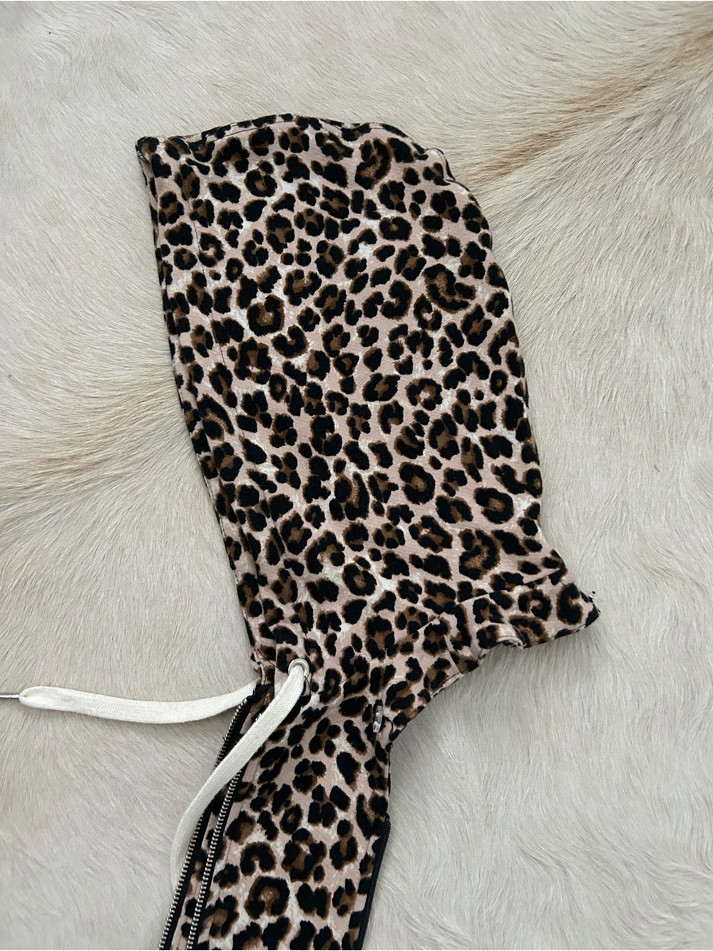 Veronica Beard Leopard-Print Hooded Scarf with Pink & Black Trim - Picture 2 of 3